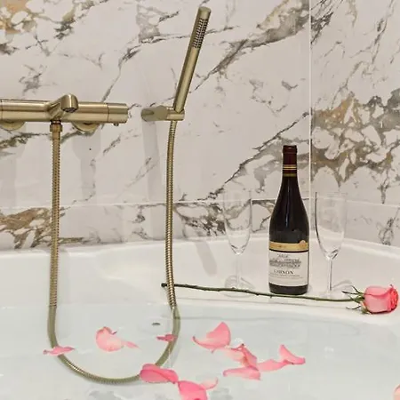 Lavie Maison Hot Tub And Ac Near Arc De Triomphe Apartment