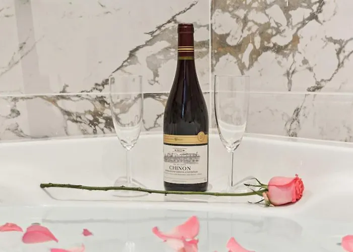 アパート Lavie Maison Hot Tub And Ac Near Arc De Triomphe パリ