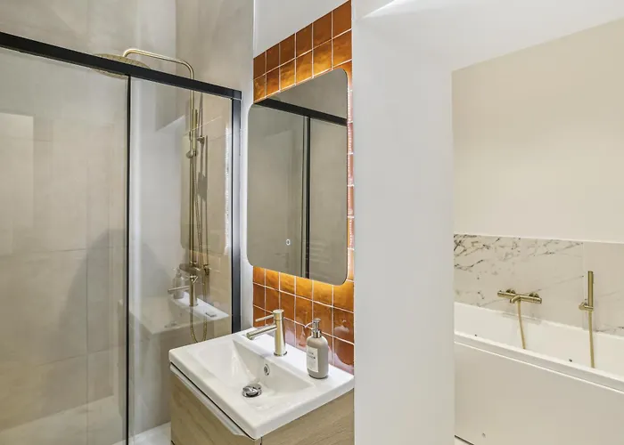 アパート Lavie Maison Hot Tub And Ac Near Arc De Triomphe パリ